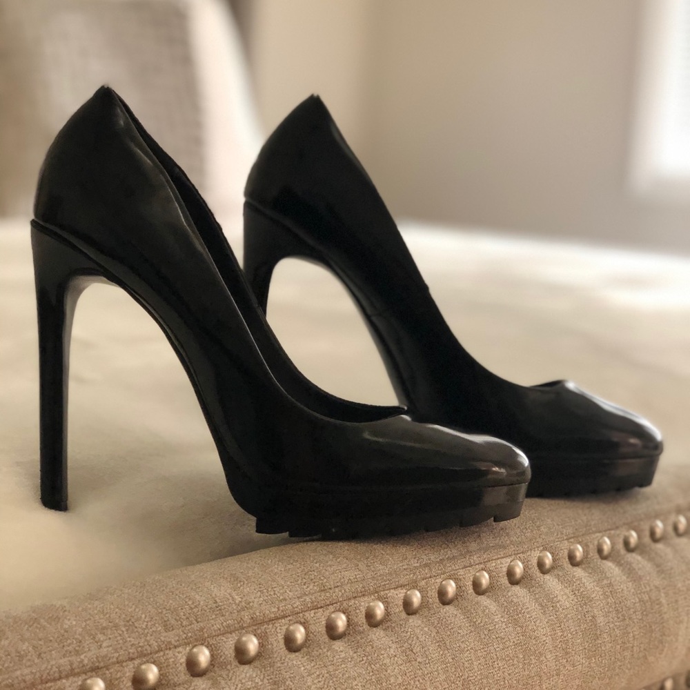 Beautiful and loved Zara Trafaluc Pump